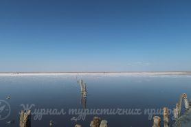 Рожеве озеро